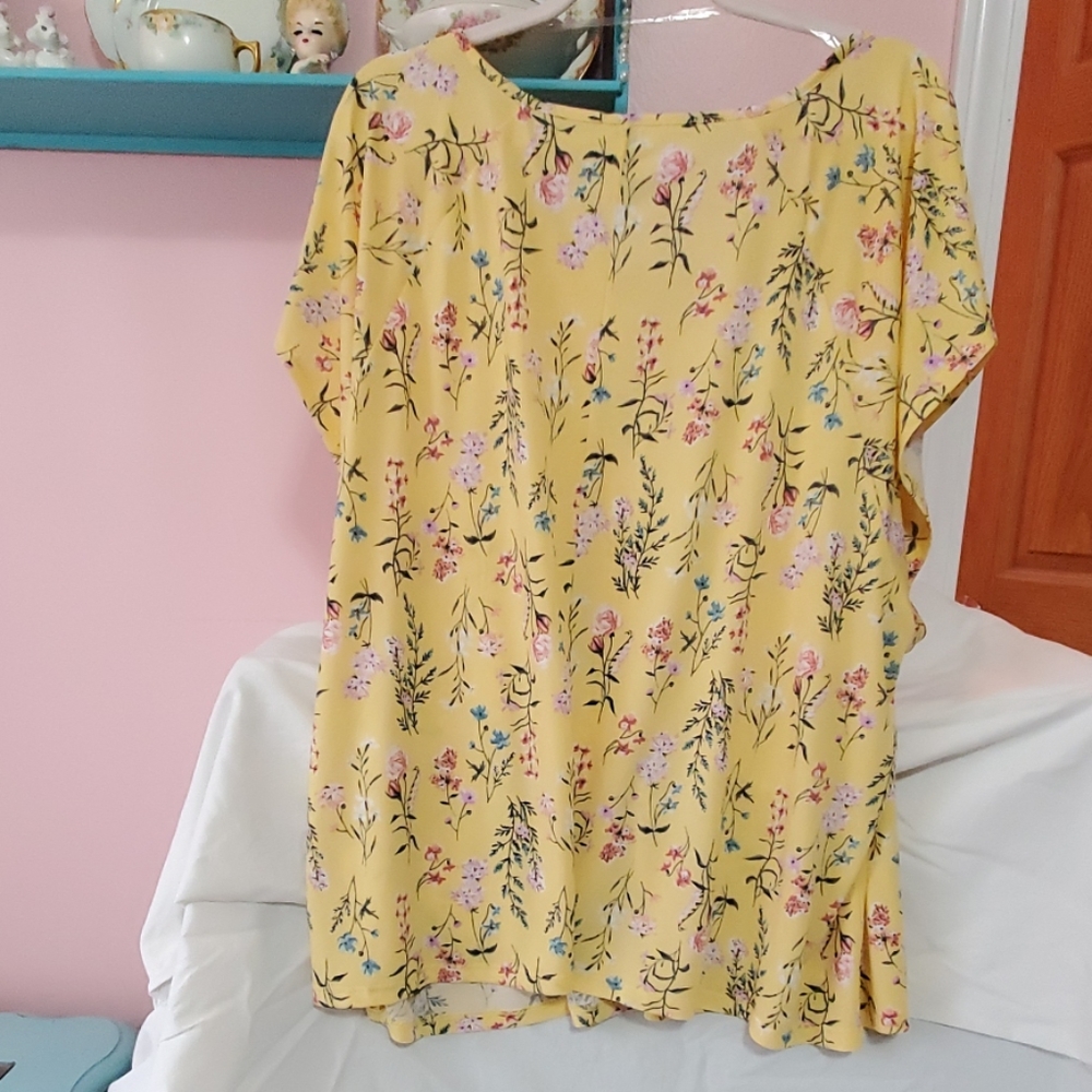 Yellow floral shirts - Picture 2 of 2